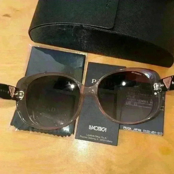 🔥 Prada Sunglasses 🔥 - Picture 3 of 5